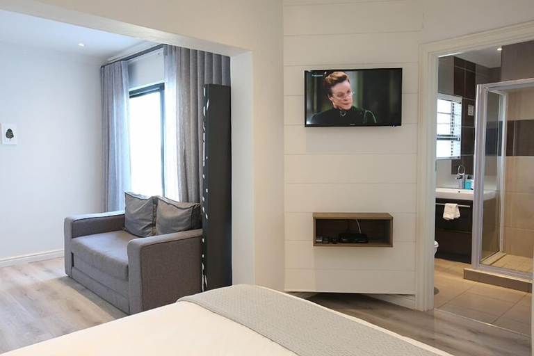 Bedroom 2, The Paralian, Buffalo City