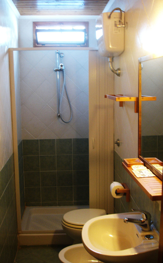 Bathroom 3, Villaggio Fiori d'Arancio, Napoli