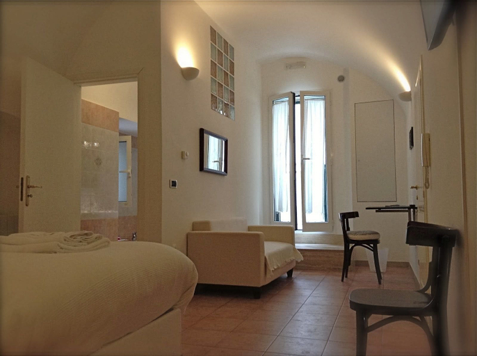 Bedroom 5, La torre e il mare, Bari