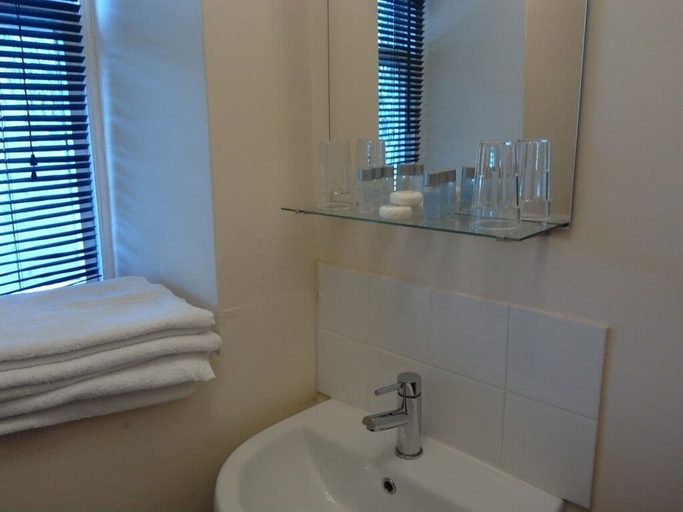 Bathroom 3, Old Coach House At The Golden Lion, Durham