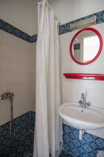 Bathroom 3, Ios Sunset, South Aegean