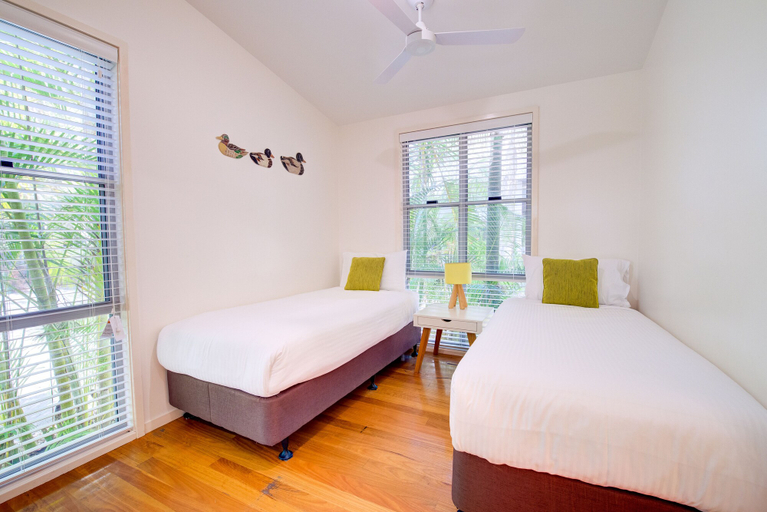 Bedroom 3, Mobys Beachside Retreat, Great Lakes