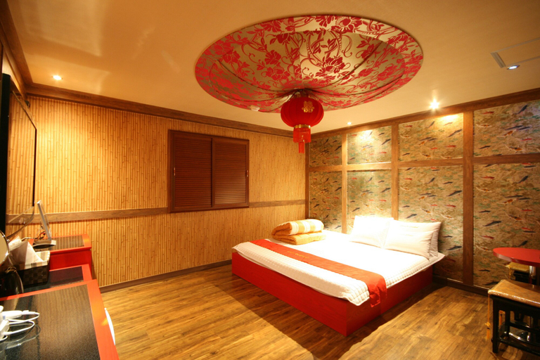 Bedroom 2, Hera Hotel, Sasang