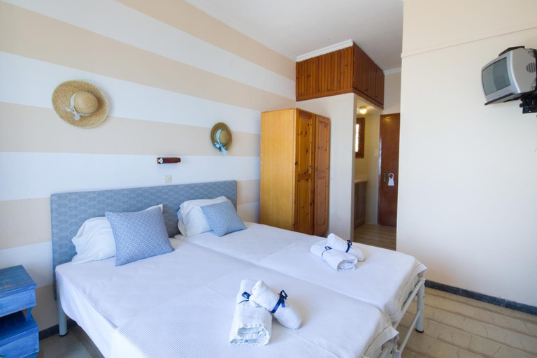 Bedroom 2, Casa dei Venti - Sea View Apartments, Ionian Islands