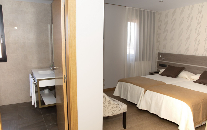 Bedroom 4, Hotel Mercedes, Cantabria