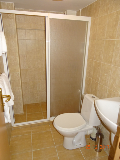 Bathroom 5, Victoria Hotel, Varna
