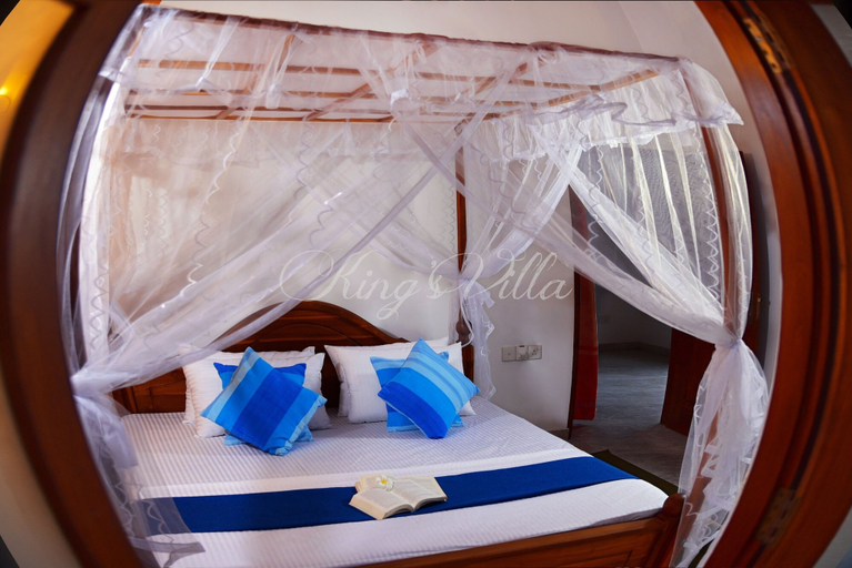 Bedroom, Kings Villa, Matara Four Gravets