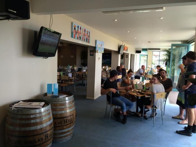 Food & Drinks 5, St Leonards Hotel, Greater Geelong - Pt B