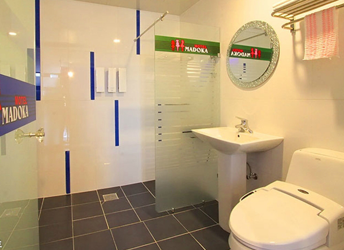 Bathroom, Madoka Motel, Gyeongju