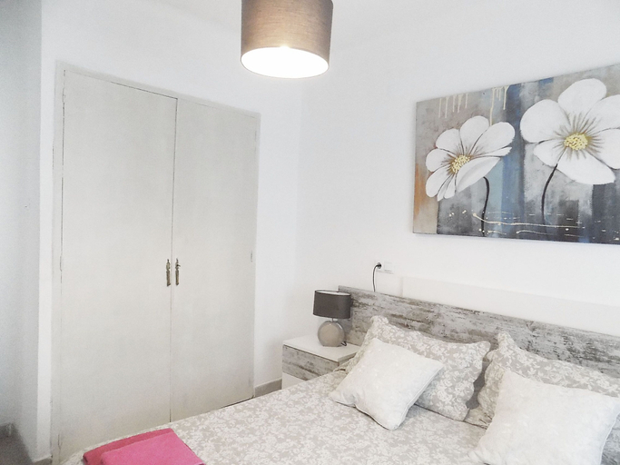 Bedroom 2, Apartsalou Pepa, Tarragona