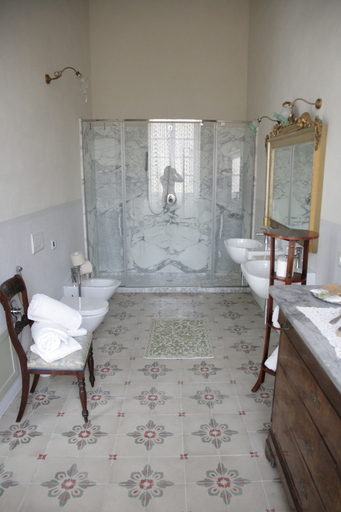 Bathroom 4, Residenza d'Epoca Regina d'Arborea, Oristano