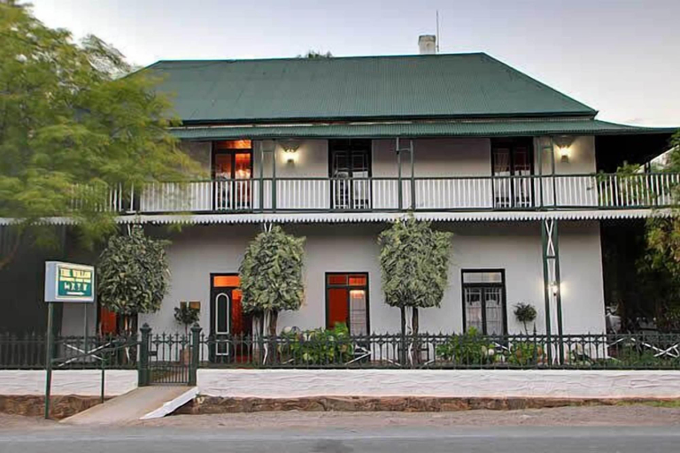 Exterior & Views