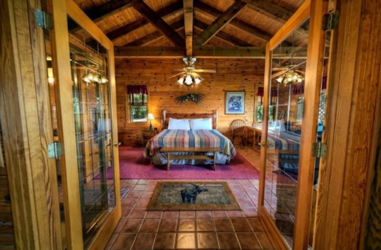 Bedroom 2, Sugar Ridge Resort, Carroll