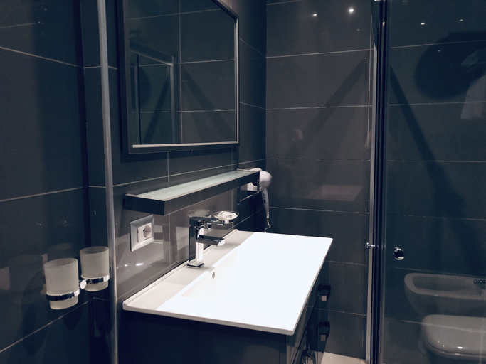 Bathroom 5, Hotel Kompleksi Arifi, Shkodrës