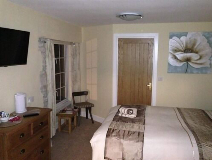 Bedroom 2, Mildmay Arms, Somerset
