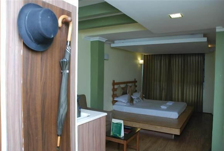 Bedroom 5, Hotel Maneck Residency, The Nilgiris