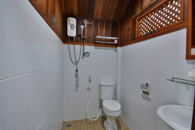 Bathroom 4, Diamond Beach Resort, Mueang Krabi