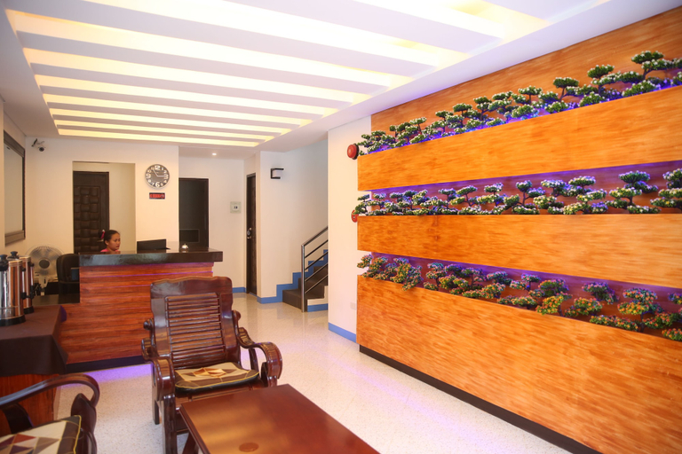 Food & Drinks, Den'gi Inn, El Nido