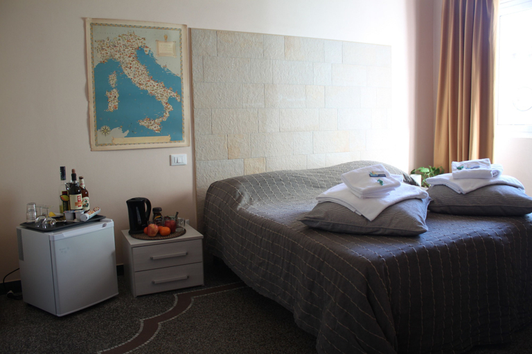 Bedroom 3, B&B Cernaia 42, La Spezia
