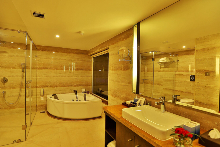 Bathroom 4, Olive Downtown Kochi, Ernakulam