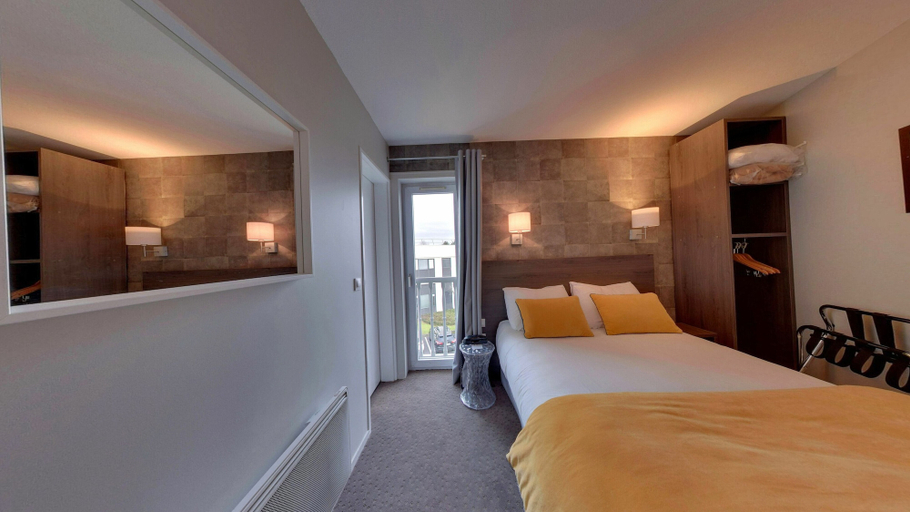 Bedroom 4, Hotel Acadie Villebon-sur-Yvette, Essonne
