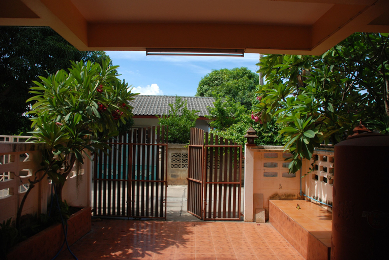 Baan Khun Nong, Muang Phetchaburi