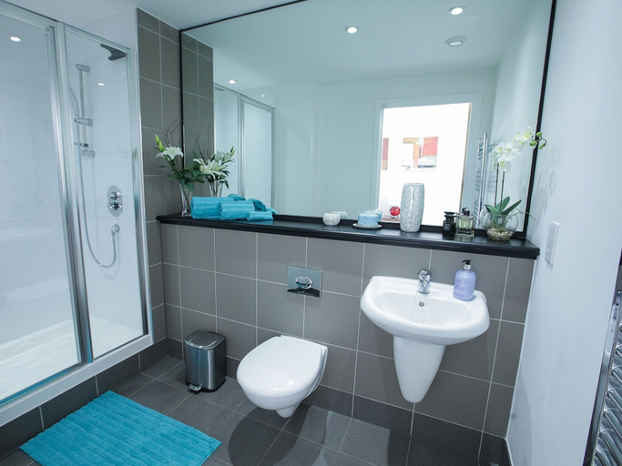 Bathroom 2, Central Leeds Penthouse, Leeds