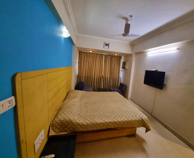 Bedroom 3, Hotel Raviraj, Pune