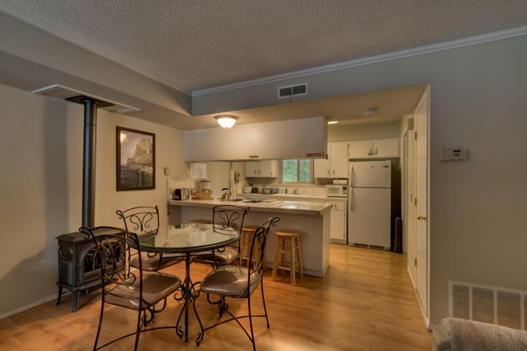 Others 4, 1200 Wildwood Unit 16, El Dorado