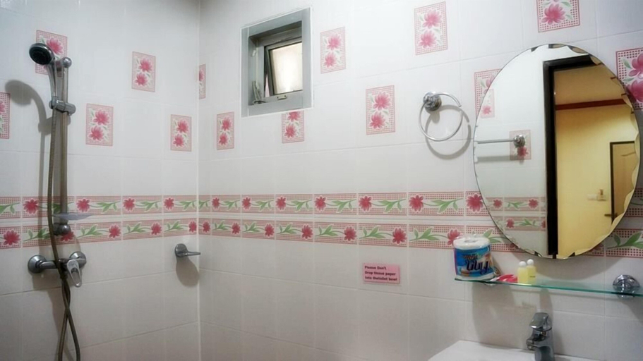 Bathroom 4, Komaree Hotel, Phuket Island
