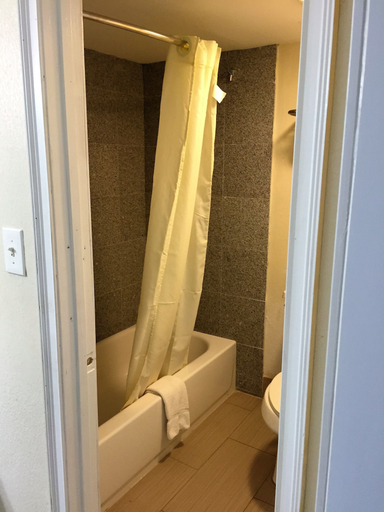 Bathroom 5, San Marco Inn East, Duval