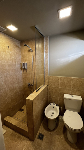 Bathroom 4, Hotel del Glaciar Libertador, Lago Argentino
