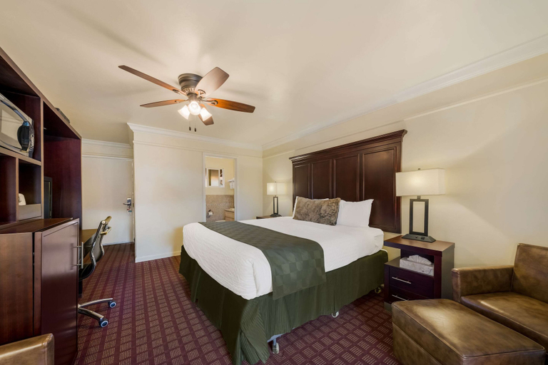 Bedroom 3, Clarion Collection Carmel Oaks Inn, Monterey