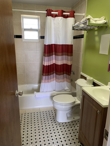 Bathroom 5, Royal Inn Motel, Waynesboro