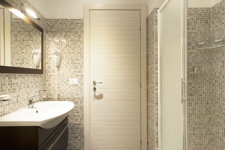 Bathroom 3, Vuelle Residence, Messina