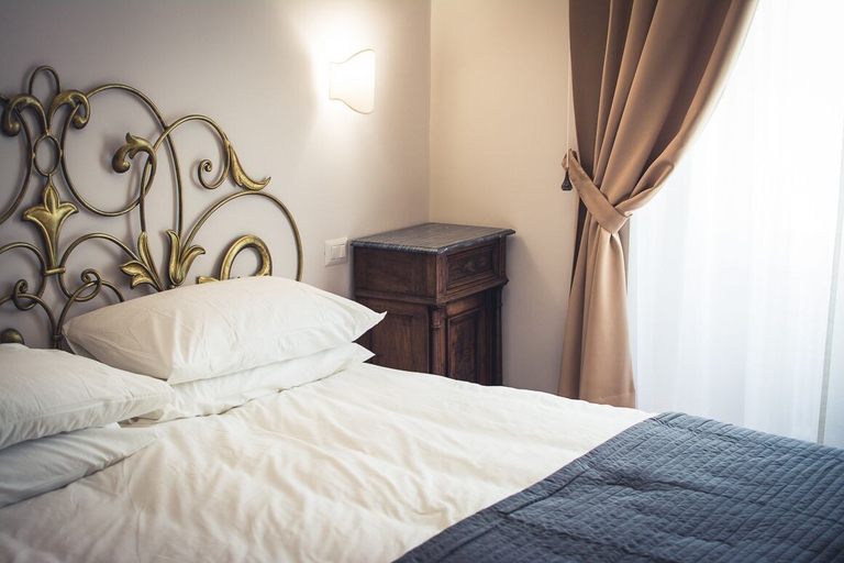 Bedroom 4, The golden keys rome, Roma