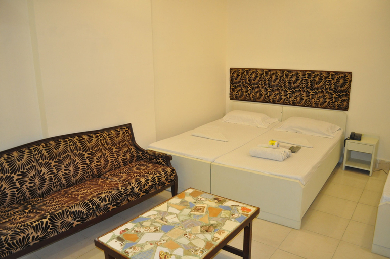 Others 4, Hotel Kabli, Delhi