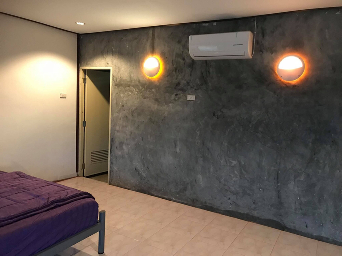 Bedroom 3, Music Khao Kho, Khao Kho