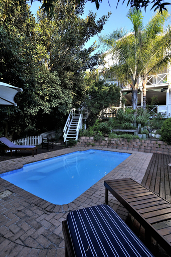 Sport & Beauty 3, Brenton Beach House, Eden
