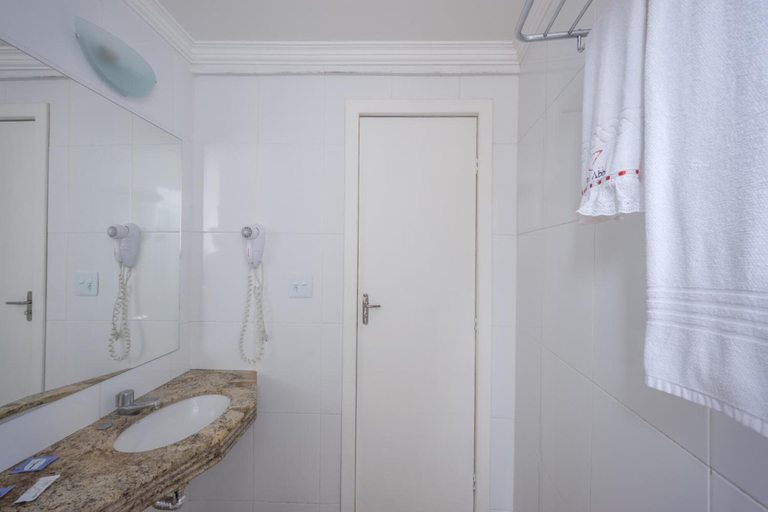 Bathroom 4, Hotel Abba, Betim