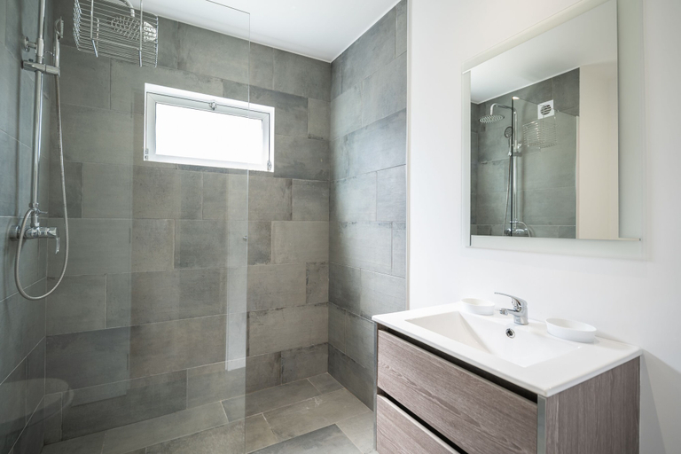 Bathroom, Piornais Apartment, Funchal