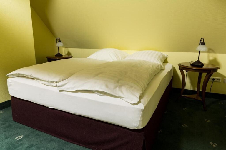 Bedroom 2, Burg Warberg, Helmstedt