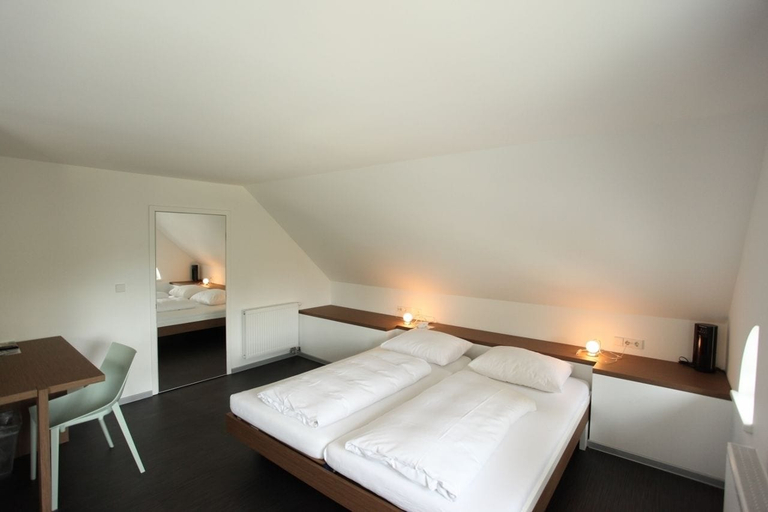 Bedroom 5, Achtender, Reutlingen