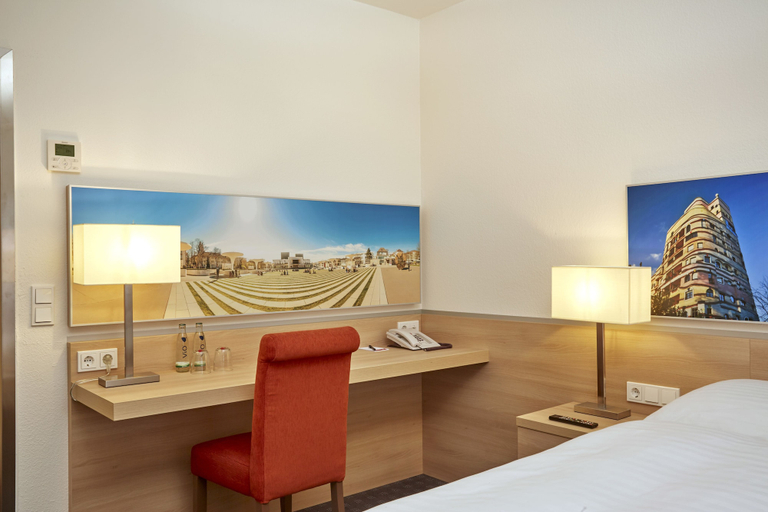 Bedroom 2, H+ Hotel Darmstadt, Darmstadt