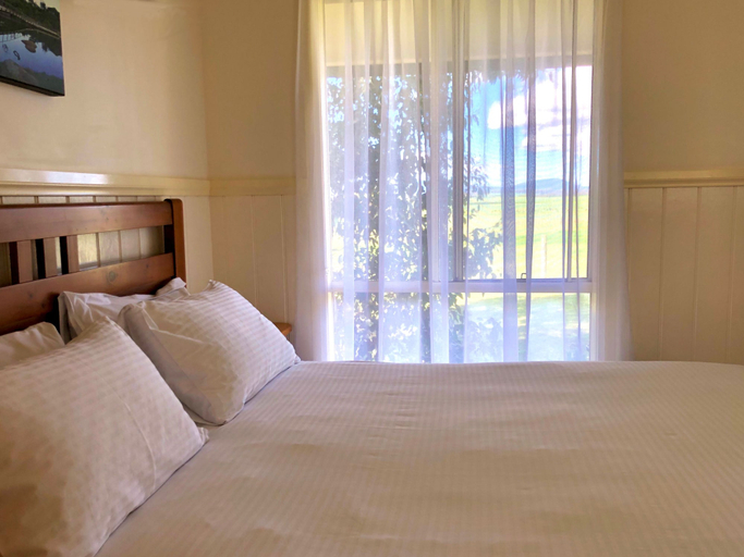 Bedroom 3, Promhills Cabins, South Gippsland - East