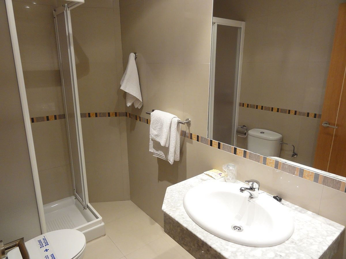 Bathroom 3, Vivero Playa, Cantabria