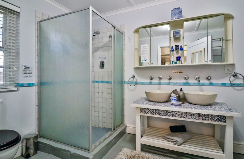 Bathroom 4, Inn Style Guesthouse, City of Cape Town