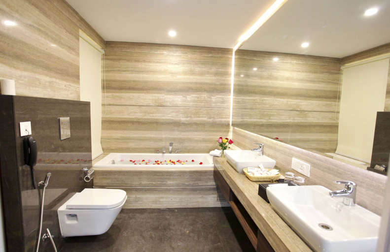 Bathroom 4, Kaisons inn, Delhi