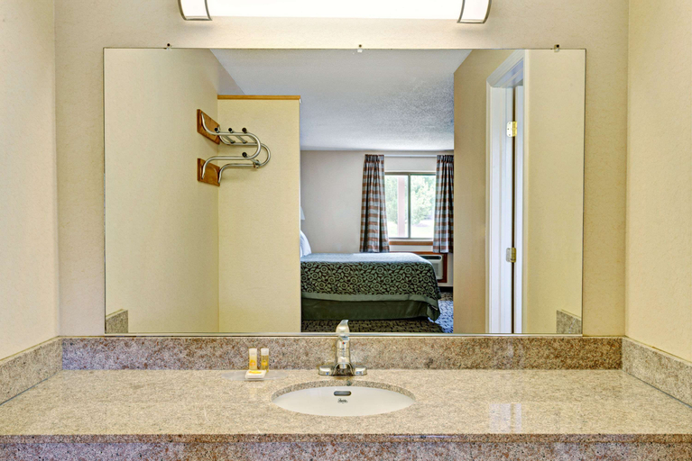 Bedroom 4, Econo Lodge Bethel - Danbury, Fairfield