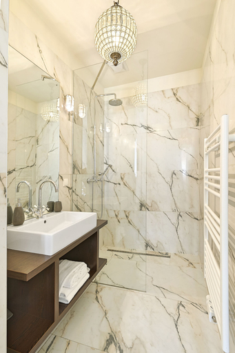 Bathroom 4, 6 Rooms - Garnisongasse, Wien
